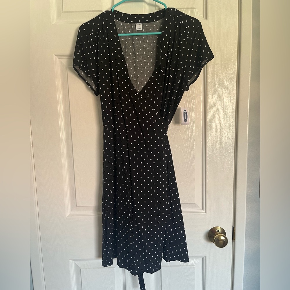 Old Navy wrap dress, black w/ polka dots, sz M, NWT